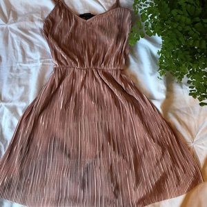Cute champagne/pink dress :) NEVER WORN
